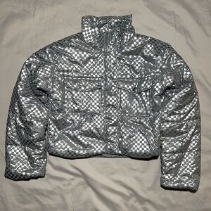 BaeVely Women’s Cropped Silver Metallic Puffer Jacket New NWOT Size Small